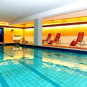 Hotel Meran Hallenbad & Sauna